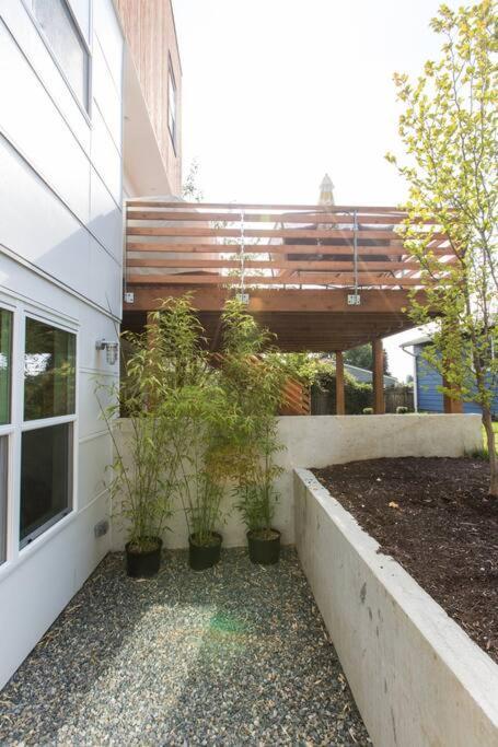 Leed Platinum Green Home Getaway Seattle Exterior photo